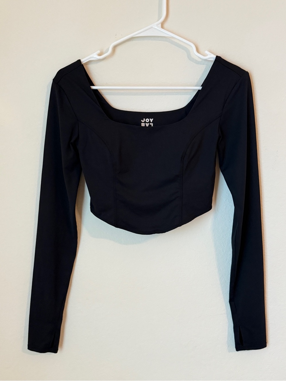 JoyLab Black Long-Sleeve Cropped Activewear Top with Padding and Thumb holes